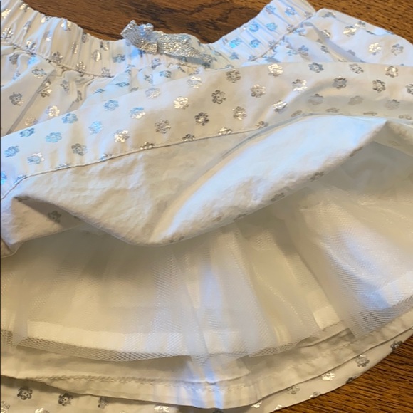 Oshkosh house and skirt set. Excellent condition. - Picture 3 of 8